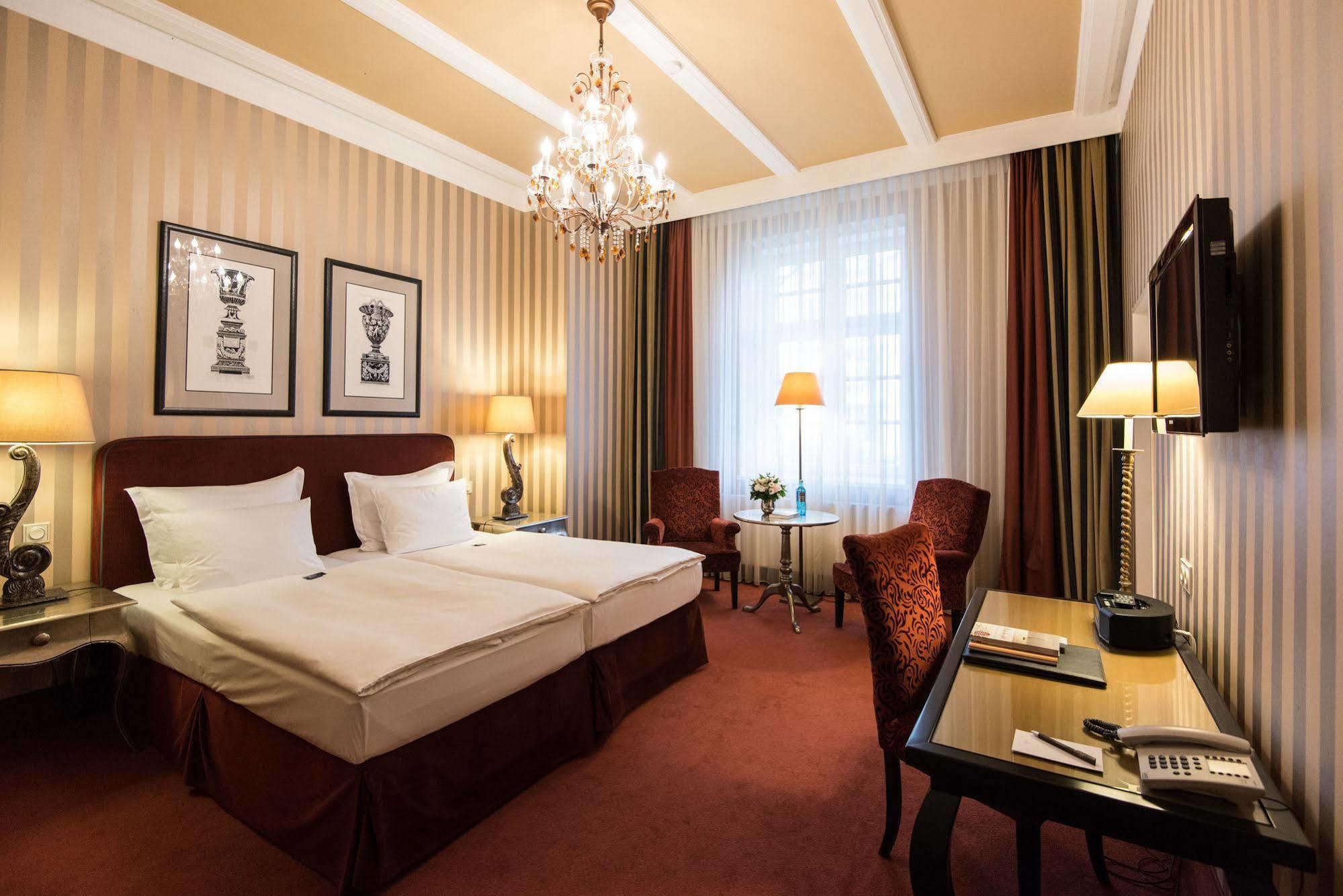 Romantik Hotel Das Smolka Hamburg-Harburg Buitenkant foto